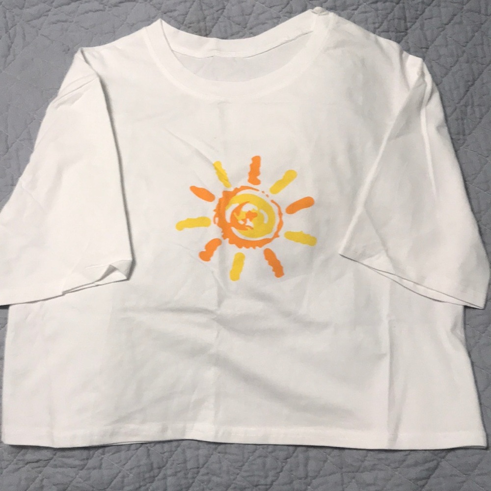 white crop top!